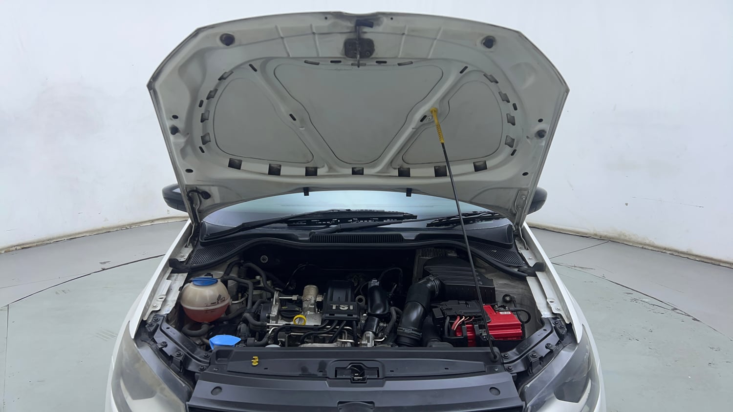 Used 2016 Volkswagen Polo GT TSI Petrol Automatic engine ENGINE & BONNET OPEN FRONT VIEW