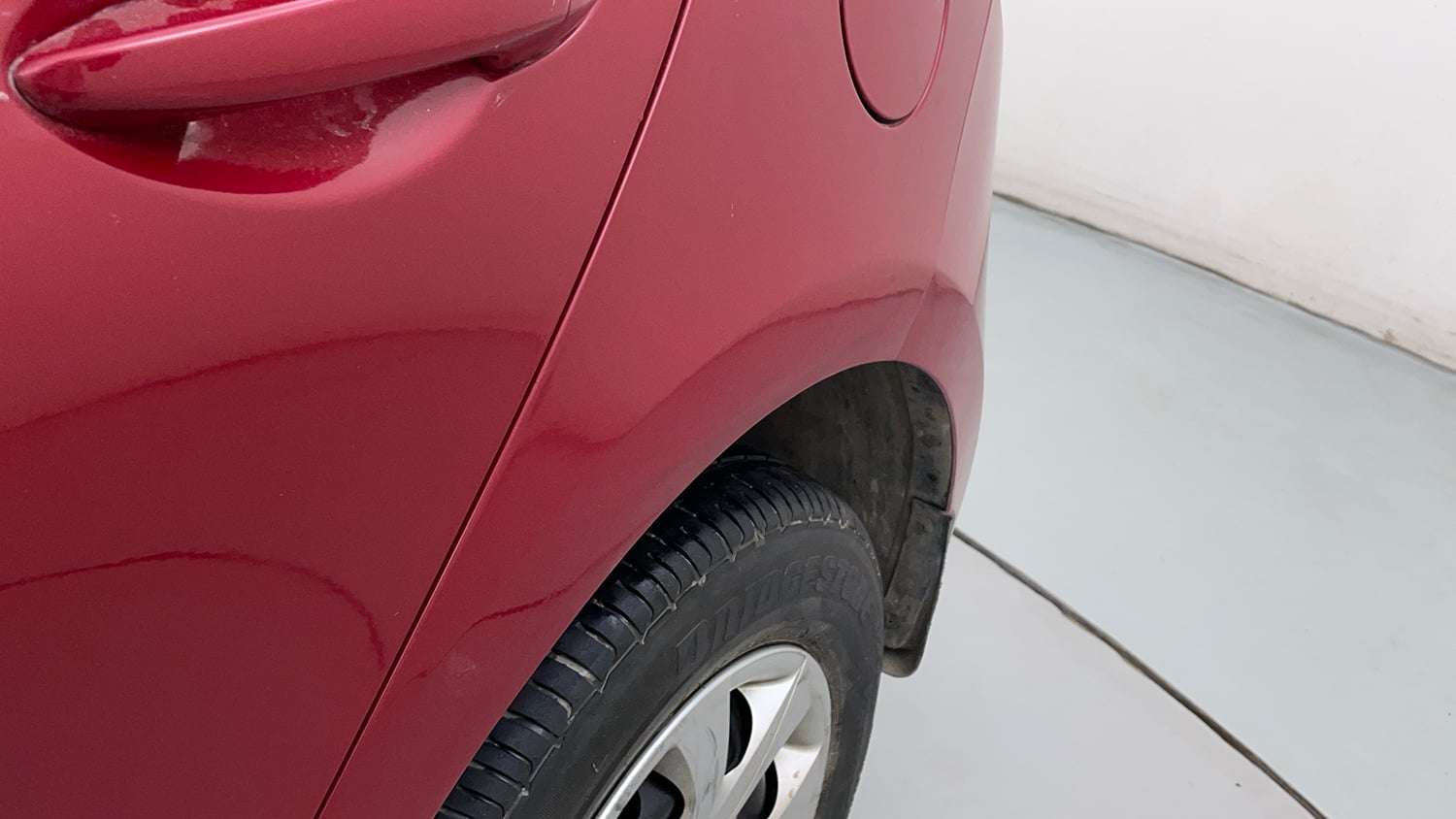 Used 2015 Hyundai Elite i20 Magna 1.2 Petrol Manual dents MINOR DENT