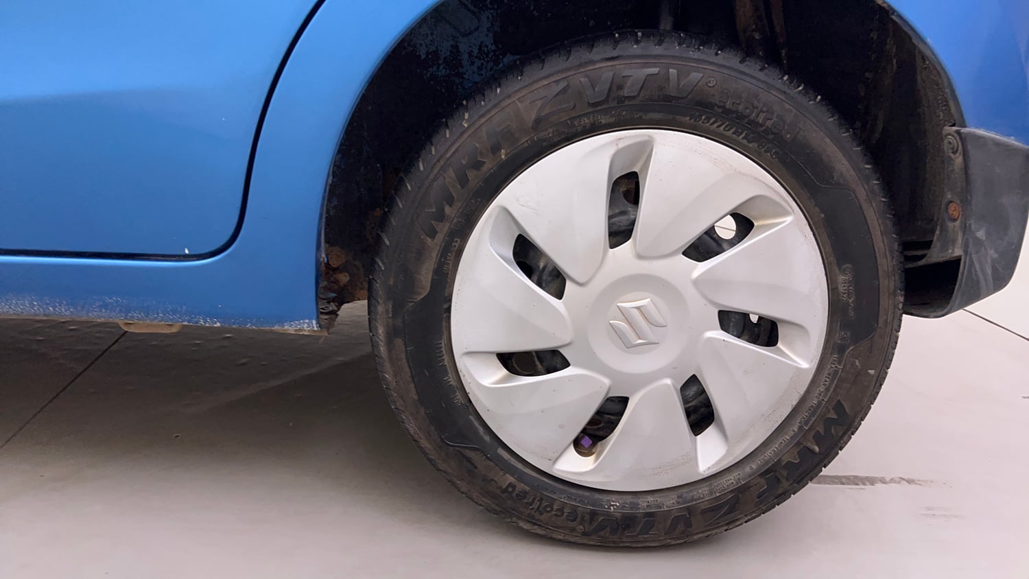 Used 2016 Maruti Suzuki Celerio VXi AMT Petrol Automatic tyres LEFT REAR TYRE RIM VIEW