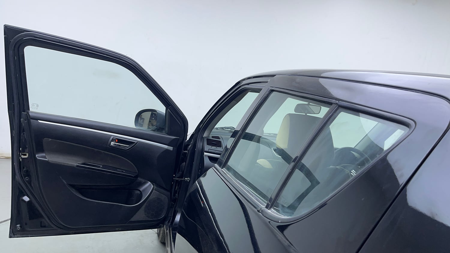 Used 2012 Maruti Suzuki Swift VXi Petrol Manual interior LEFT FRONT DOOR OPEN VIEW
