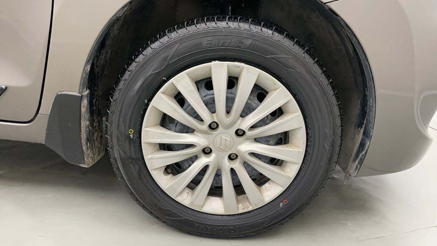 Used 2019 Maruti Suzuki Baleno Delta Petrol Manual tyres RIGHT FRONT TYRE RIM VIEW