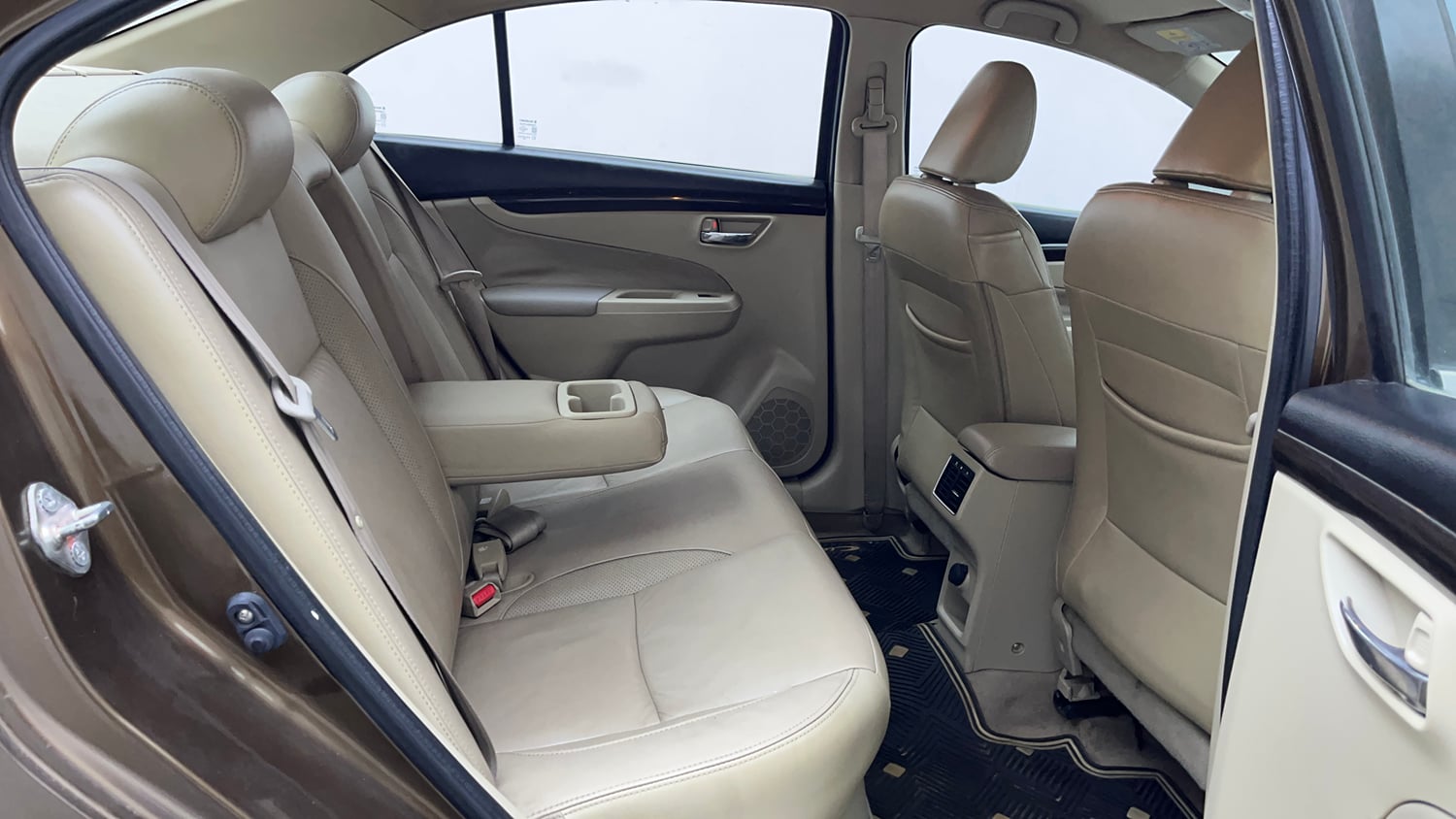 Used 2017 Maruti Suzuki Ciaz ZXI+ Petrol Manual interior RIGHT SIDE REAR DOOR CABIN VIEW