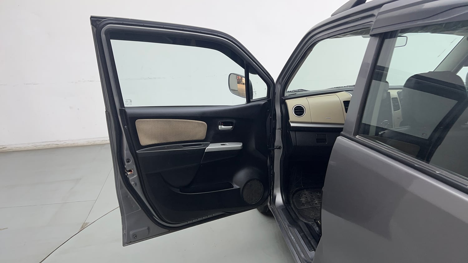 Used 2017 Maruti Suzuki Wagon R LXI CNG Cng Manual interior LEFT FRONT DOOR OPEN VIEW