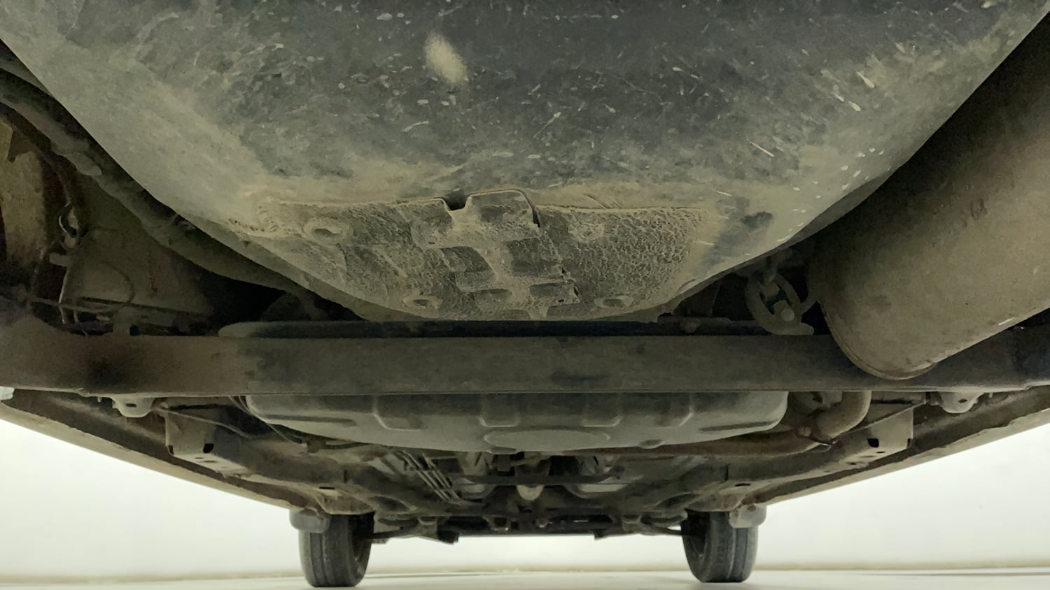 Used 2020 Tata Tiago XZ Petrol Manual extra REAR UNDERBODY VIEW (TAKEN FROM REAR)