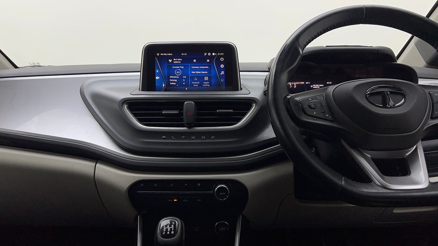 Used 2021 Tata Altroz XZ Petrol Petrol Manual interior MUSIC SYSTEM & AC CONTROL VIEW