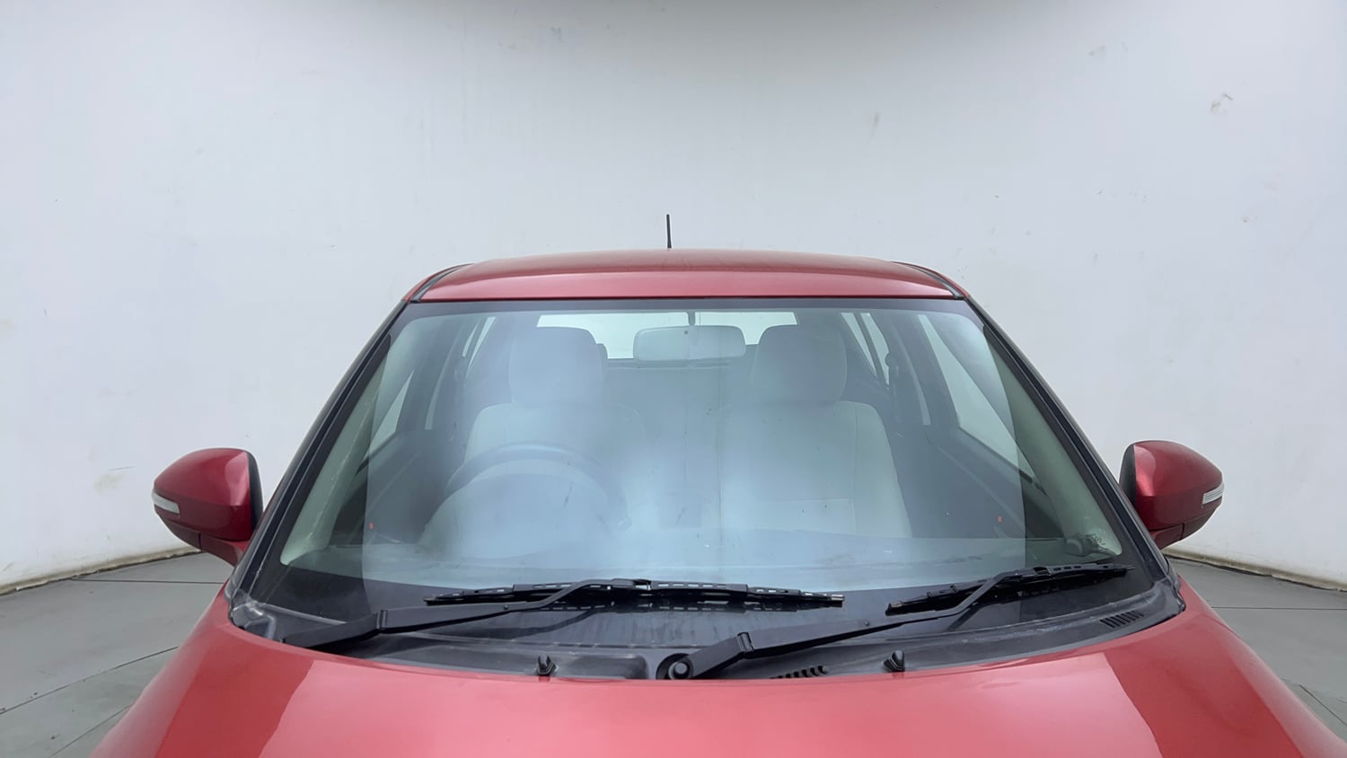 Used 2014 Maruti Suzuki Swift VXi Petrol Manual exterior FRONT WINDSHIELD VIEW