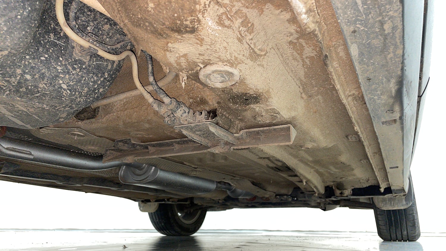 Used 2023 Skoda Kushaq Ambition 1.0L TSI MT Petrol Manual extra REAR RIGHT UNDERBODY VIEW