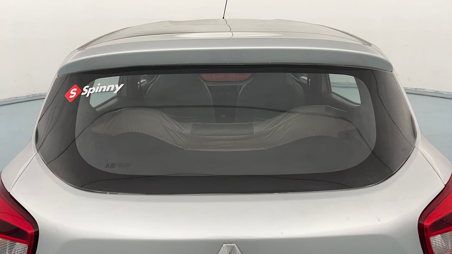 Used 2018 Renault Kwid 1.0 RXT Opt Petrol Manual exterior BACK WINDSHIELD VIEW