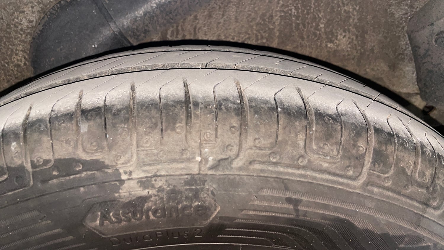 Used 2014 Hyundai i10 Sportz 1.1 iRDE2 Petrol Manual tyres LEFT REAR TYRE TREAD VIEW