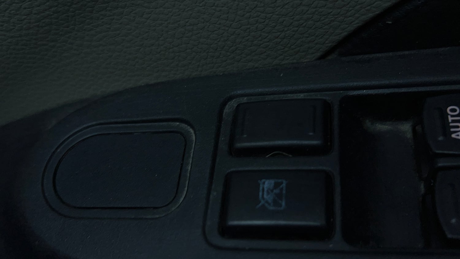 Used 2017 Maruti Suzuki Celerio VXi Petrol Manual top_features Central locking