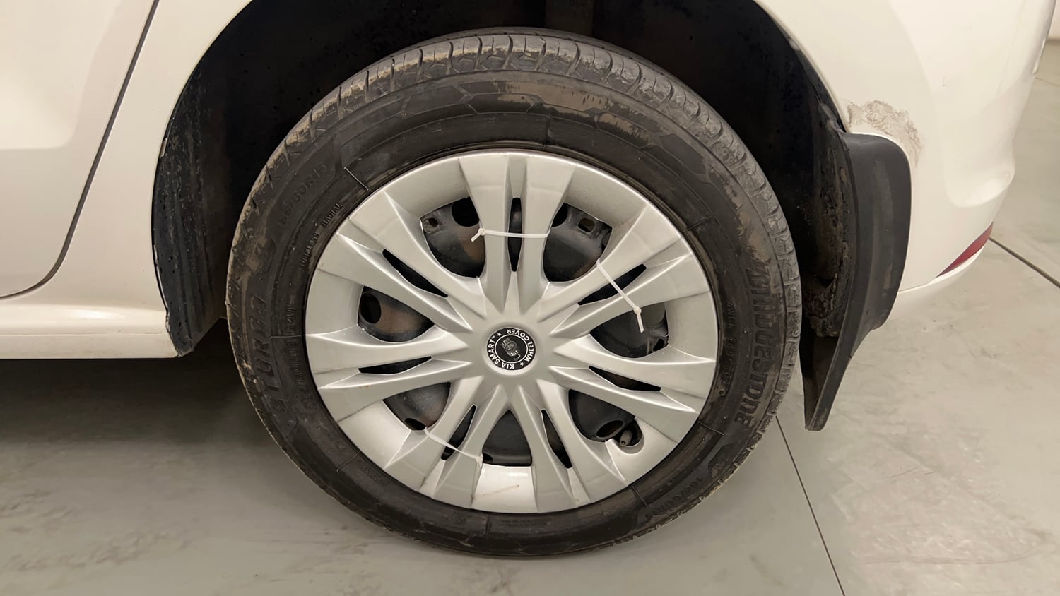 Used 2015 Volkswagen Polo Comfortline 1.5L (D) Diesel Manual tyres LEFT REAR TYRE RIM VIEW