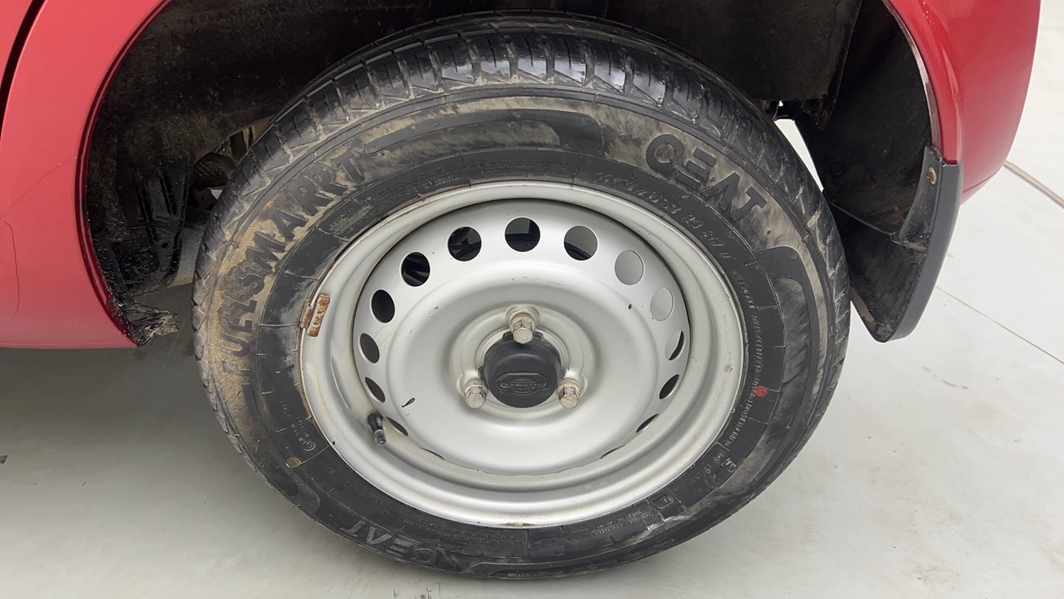 Used 2021 Datsun Redi-GO A Petrol Manual tyres LEFT REAR TYRE RIM VIEW