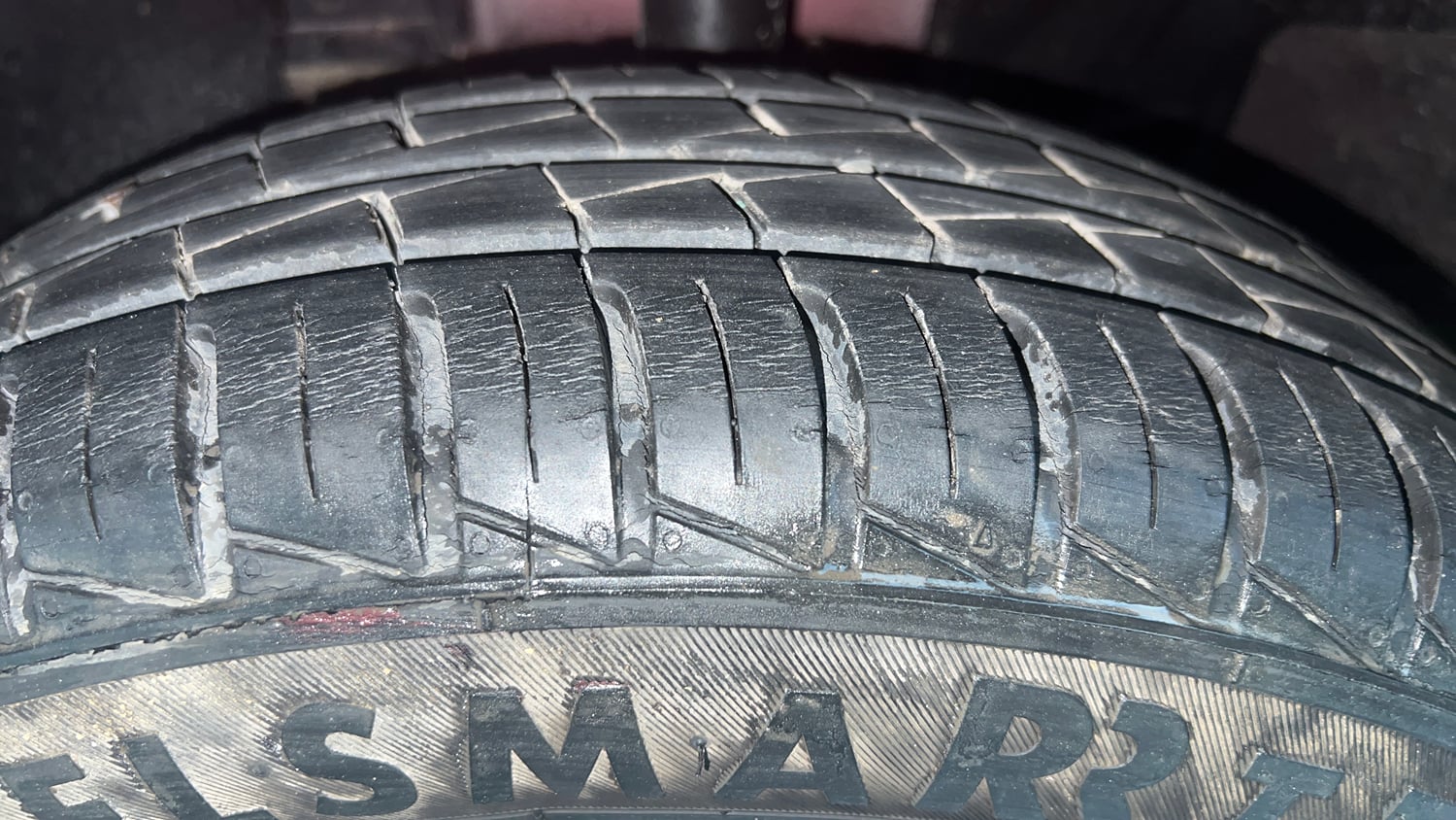 Used 2021 Datsun Redi-GO A Petrol Manual tyres LEFT FRONT TYRE TREAD VIEW