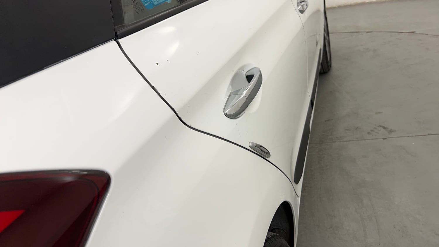 Used 2015 Hyundai Elite i20 Asta 1.2 Petrol Manual dents MINOR SCRATCH