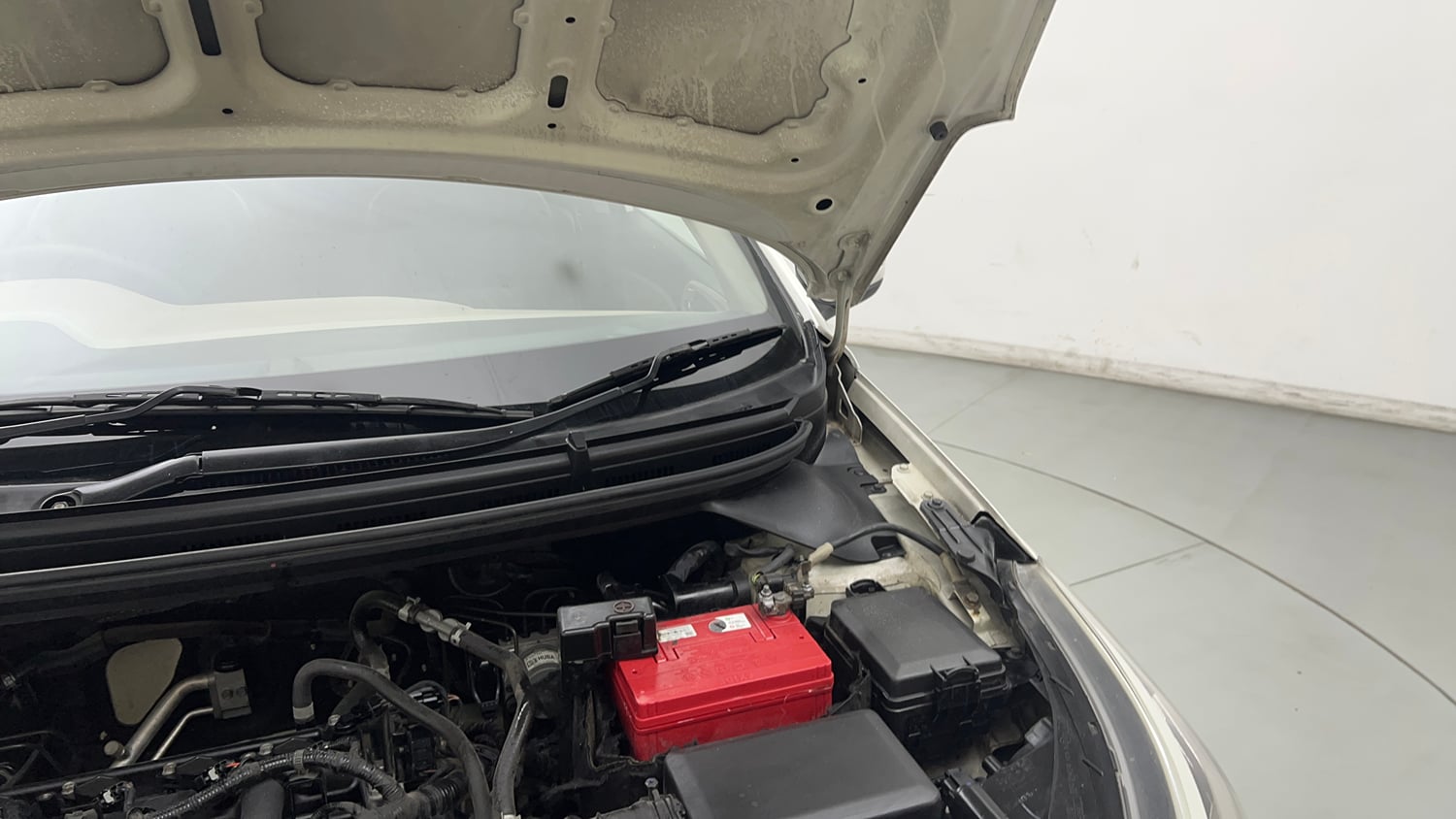Used 2018 Hyundai Elite i20 Asta 1.2 AT Petrol Automatic engine ENGINE LEFT SIDE HINGE & APRON VIEW