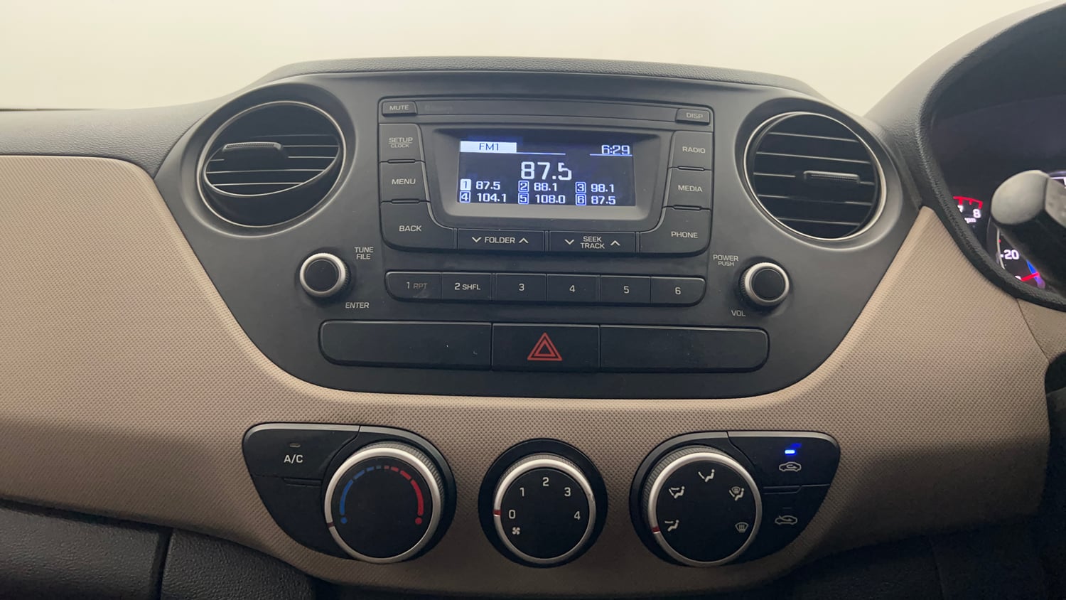 Used 2018 Hyundai Grand i10 Magna 1.2 Kappa VTVT Petrol Manual interior MUSIC SYSTEM & AC CONTROL VIEW