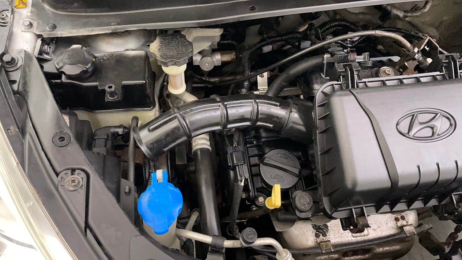 Used 2014 Hyundai i10 Sportz 1.1 iRDE2 Petrol Manual engine ENGINE RIGHT SIDE VIEW