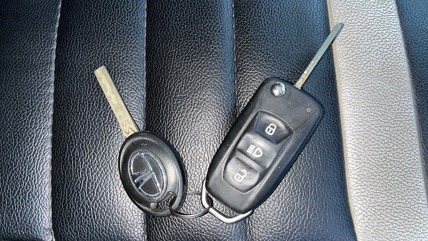 Used 2021 Tata Tiago XT Petrol Manual extra CAR KEY VIEW