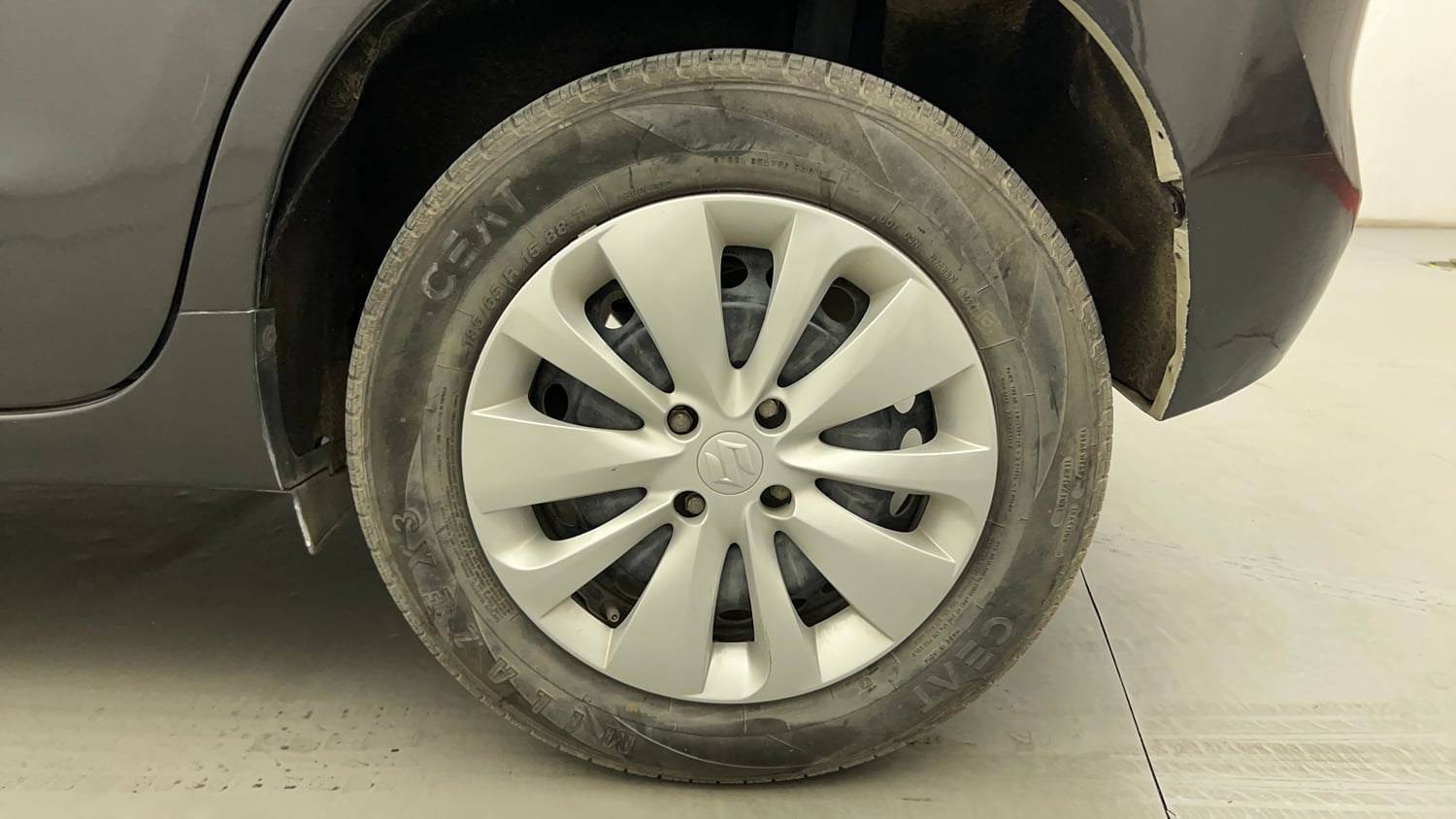 Used 2017 Maruti Suzuki Baleno Delta 1.2 Petrol Manual tyres LEFT REAR TYRE RIM VIEW