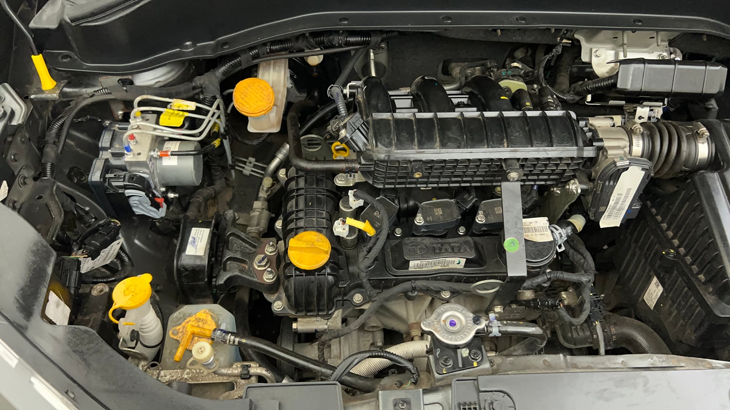 Used 2024 Tata Punch Adventure MT Petrol Manual engine ENGINE RIGHT SIDE VIEW