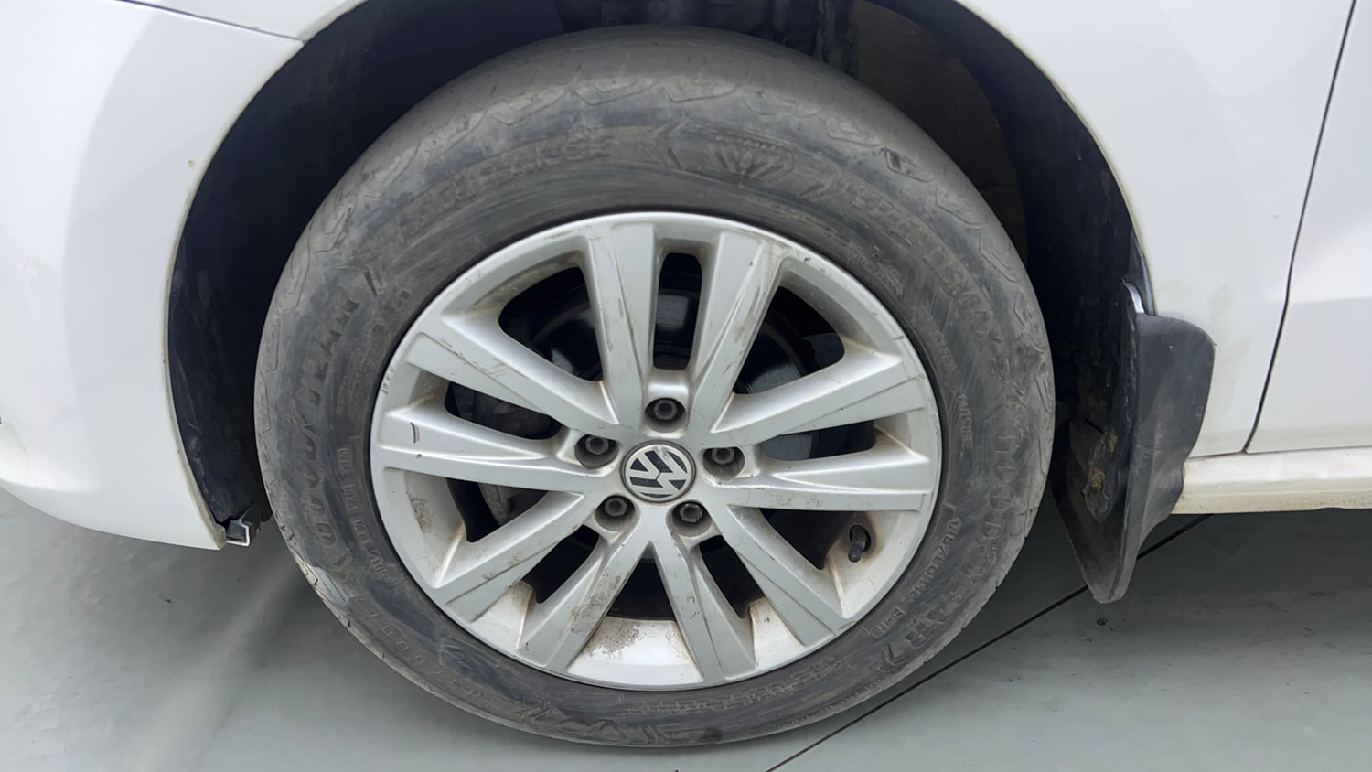 Used 2016 Volkswagen Polo GT TSI Petrol Automatic tyres LEFT FRONT TYRE RIM VIEW