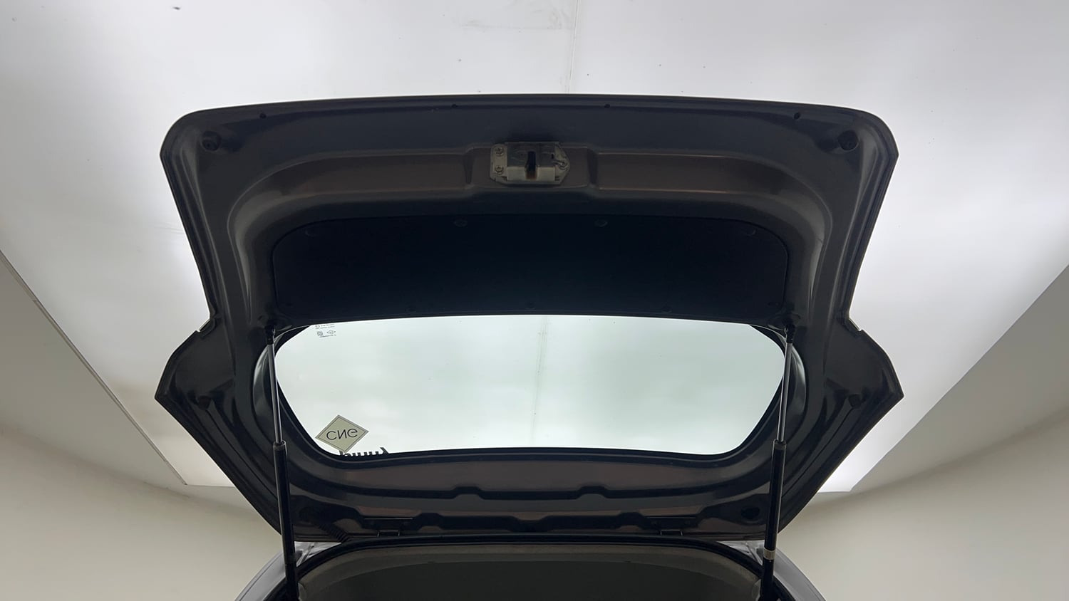 Used 2015 Maruti Suzuki Wagon R LXI CNG Cng Manual interior DICKY DOOR OPEN VIEW