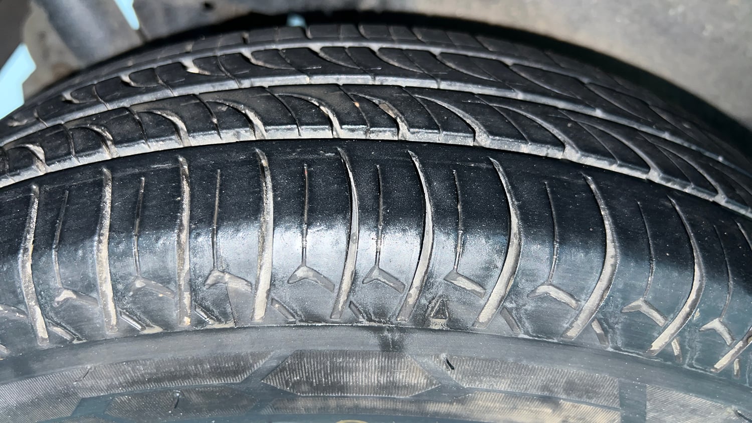 Used 2015 Maruti Suzuki Wagon R LXI CNG Cng Manual tyres RIGHT REAR TYRE TREAD VIEW