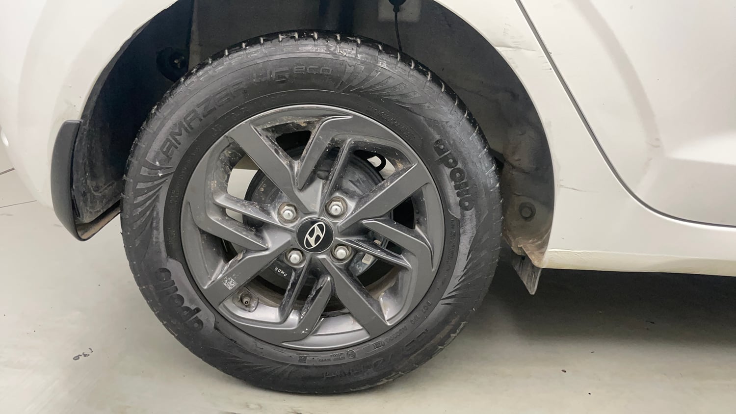 Used 2021 Hyundai Grand i10 Nios Sportz AMT 1.2 Kappa VTVT Petrol Automatic tyres RIGHT REAR TYRE RIM VIEW