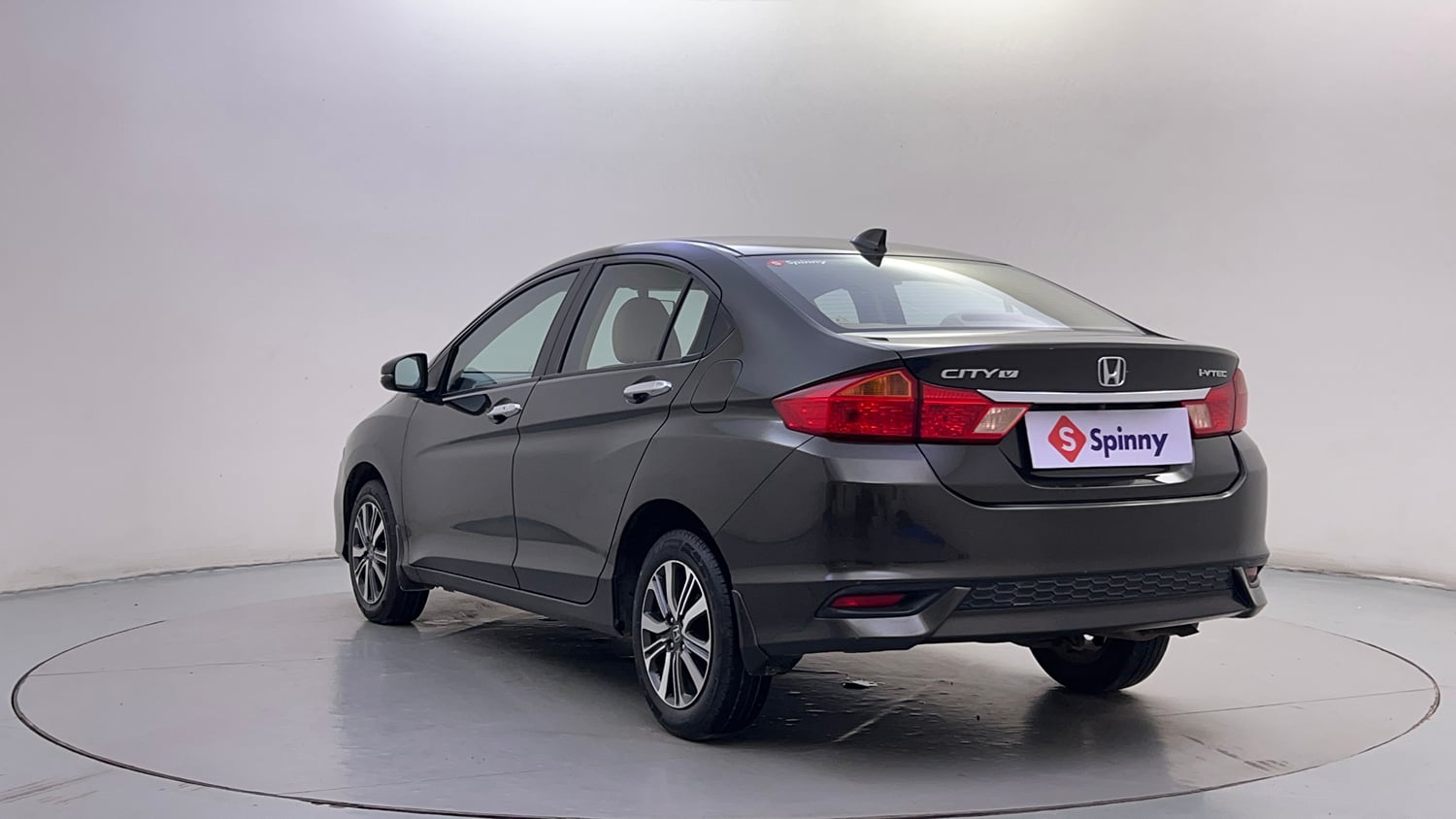 Used 2017 Honda City V Petrol Petrol Manual exterior LEFT REAR CORNER VIEW