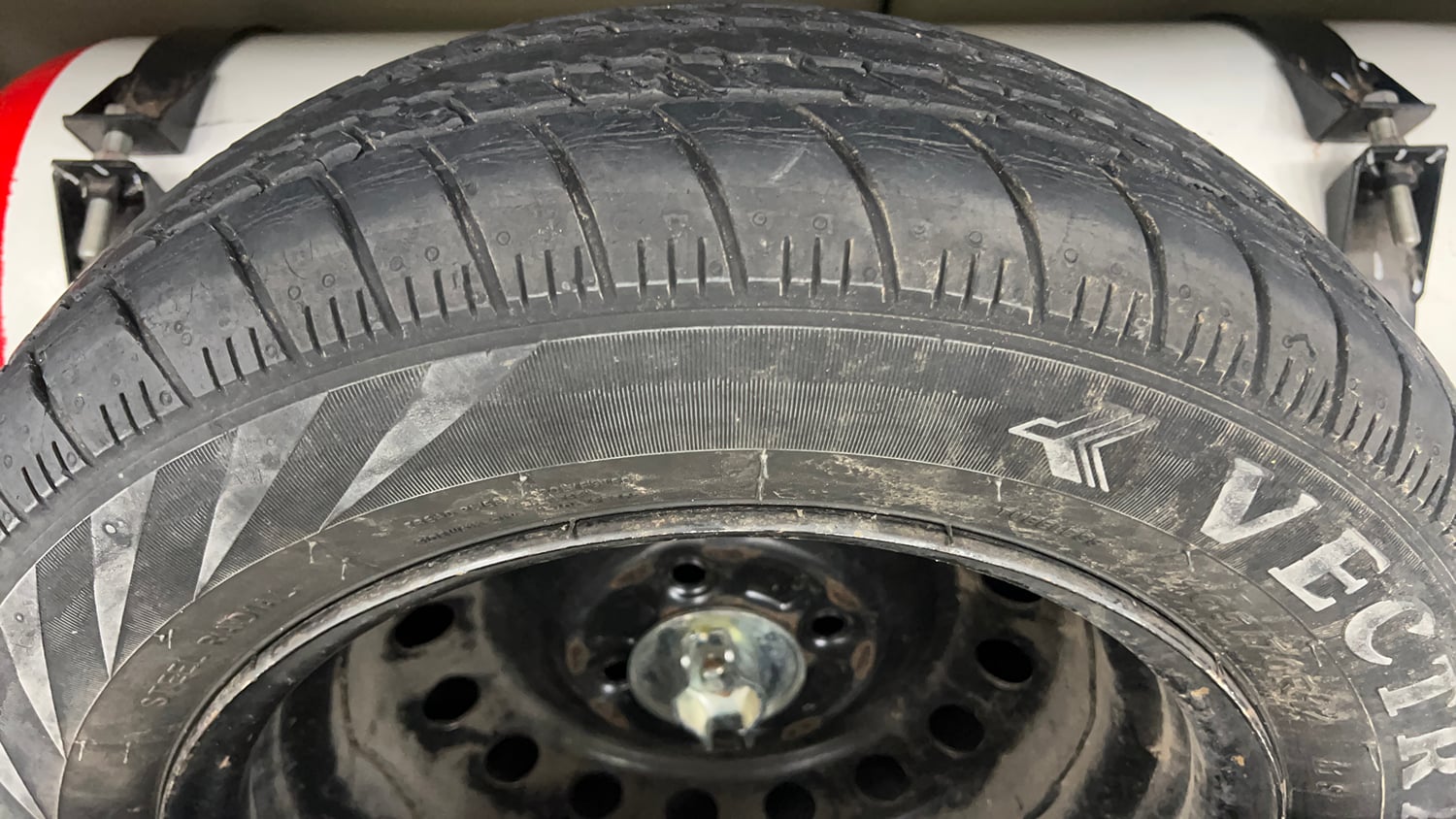 Used 2018 Maruti Suzuki Celerio VXi (O) CNG Cng Manual tyres SPARE TYRE VIEW