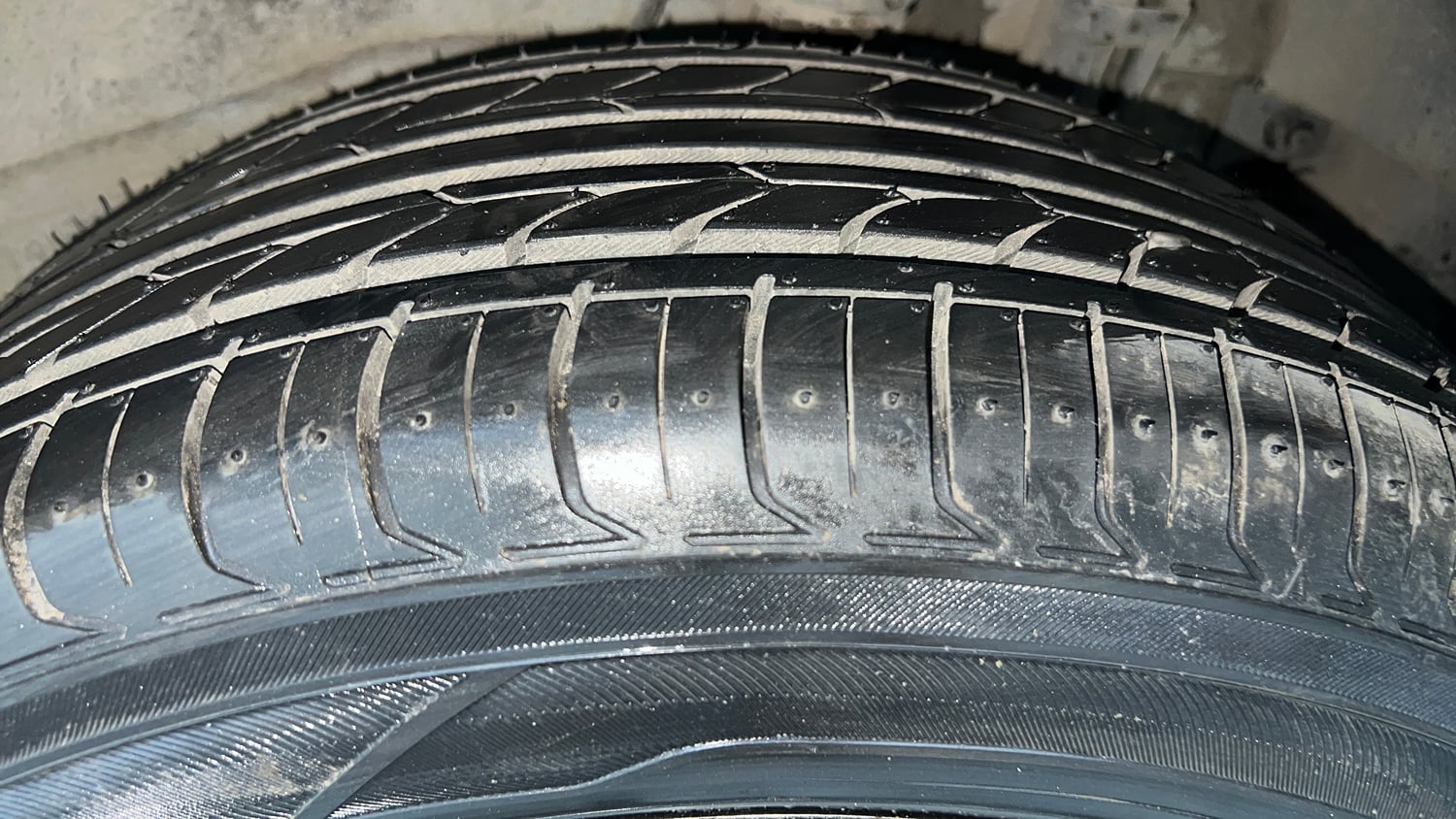 Used 2018 Tata Nexon XZA Plus Petrol Petrol Automatic tyres LEFT REAR TYRE TREAD VIEW