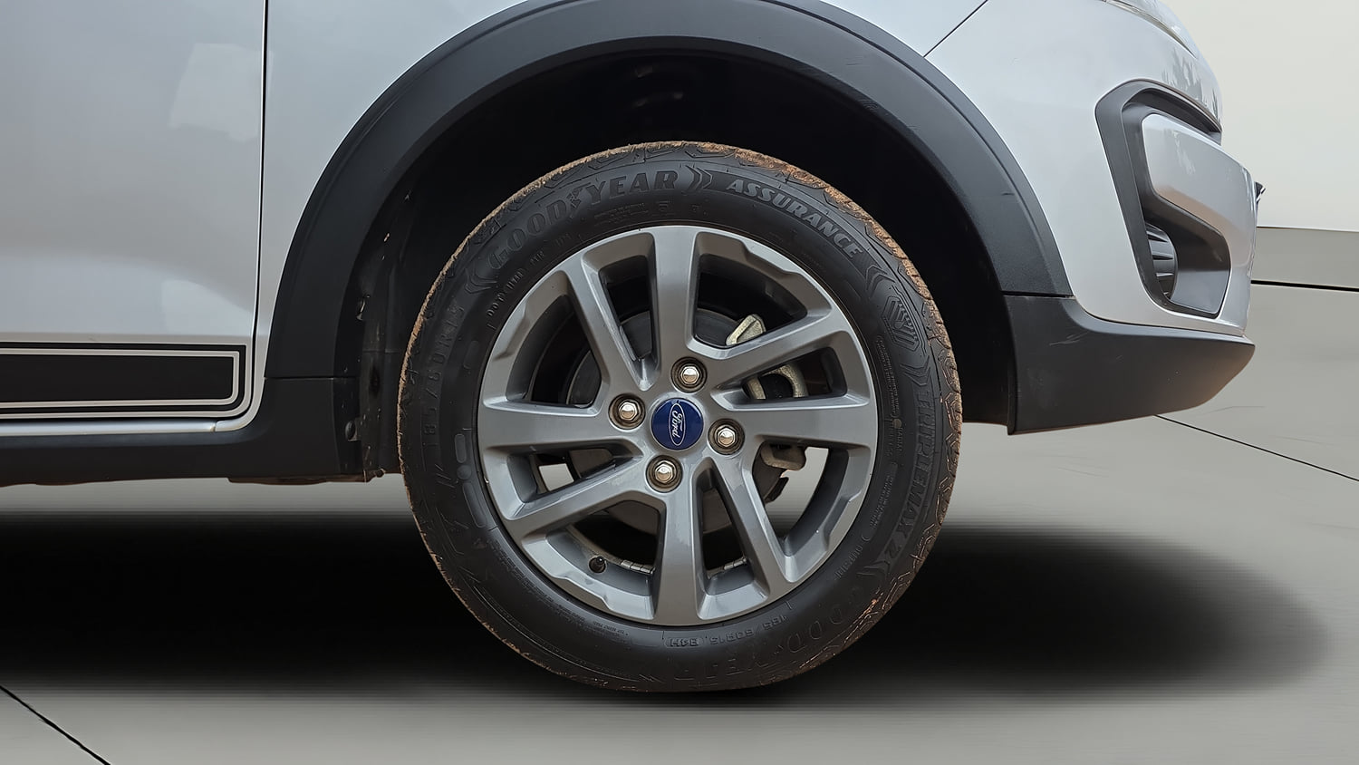 Used 2021 Ford Freestyle Titanium 1.2 Ti-VCT Petrol Manual tyres RIGHT FRONT TYRE RIM VIEW