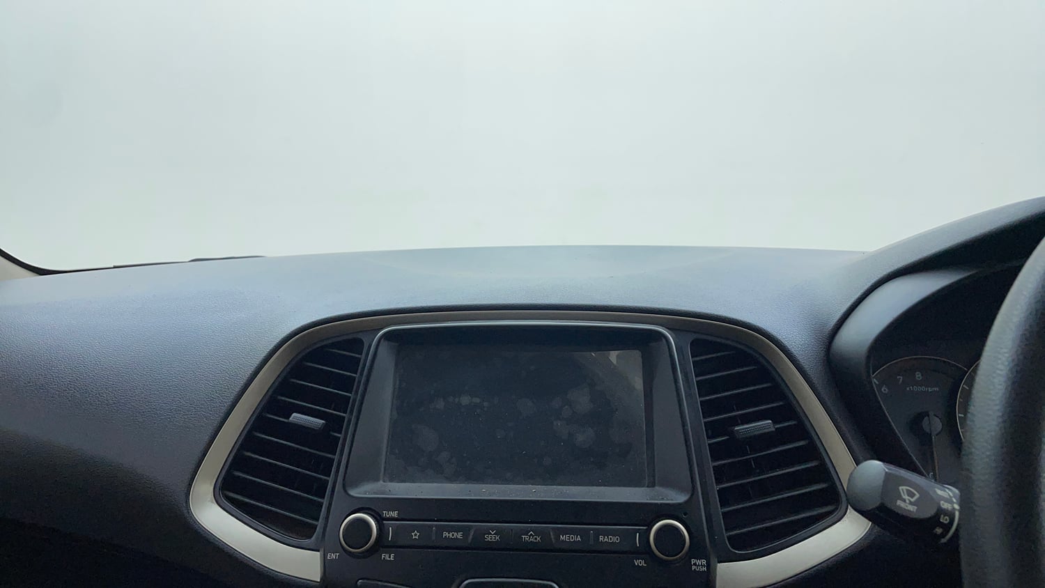 Used 2019 Hyundai Santro Sportz Petrol Manual top_features Integrated (in-dash) music system