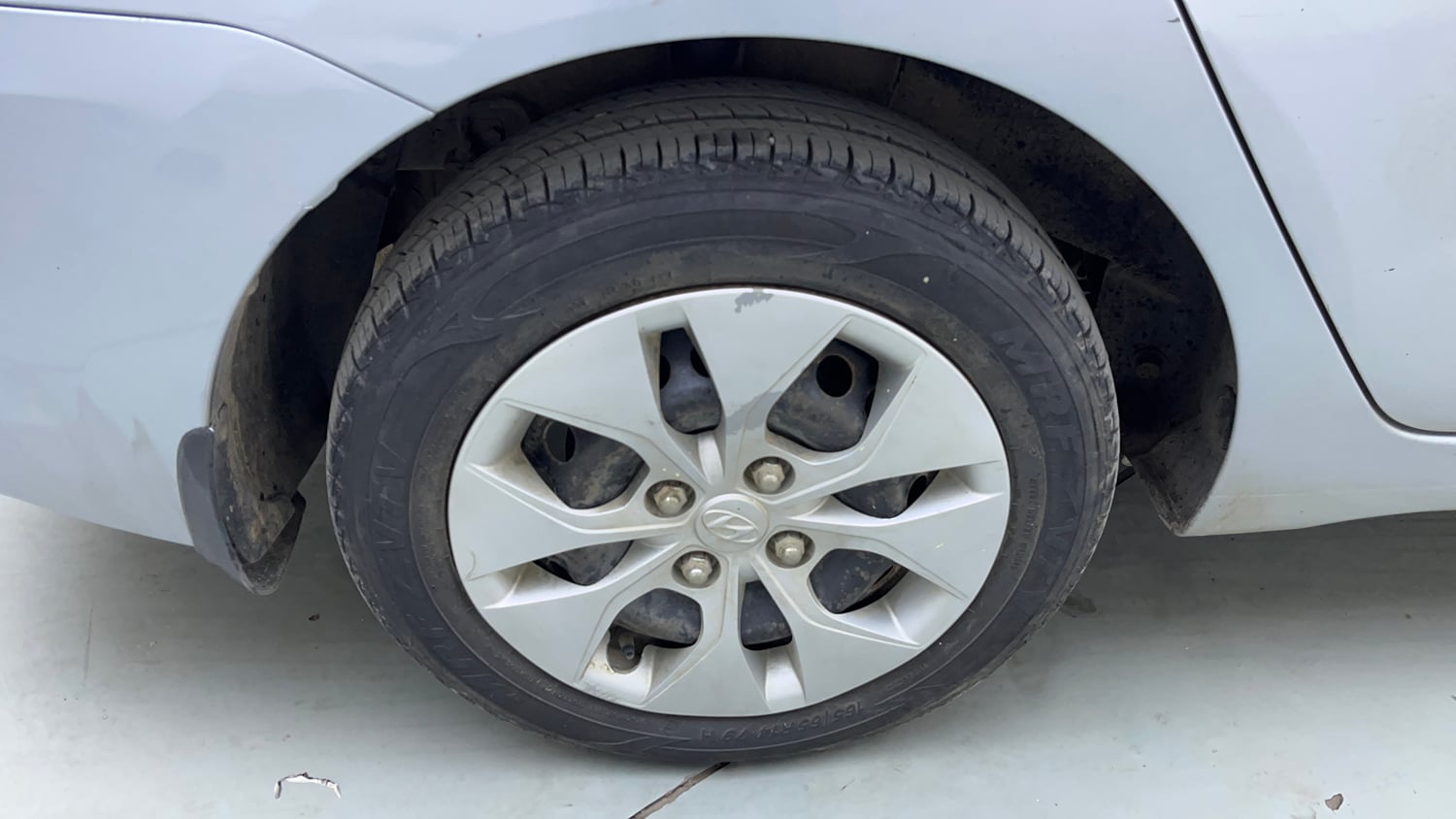 Used 2019 Hyundai Xcent S CRDi Diesel Manual tyres RIGHT REAR TYRE RIM VIEW
