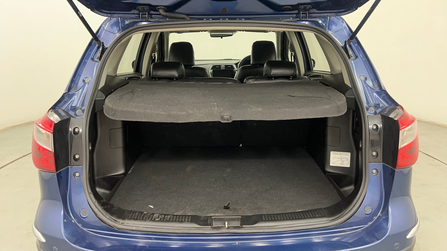 Used 2022 Maruti Suzuki S-Cross Sigma Petrol Manual interior DICKY INSIDE VIEW