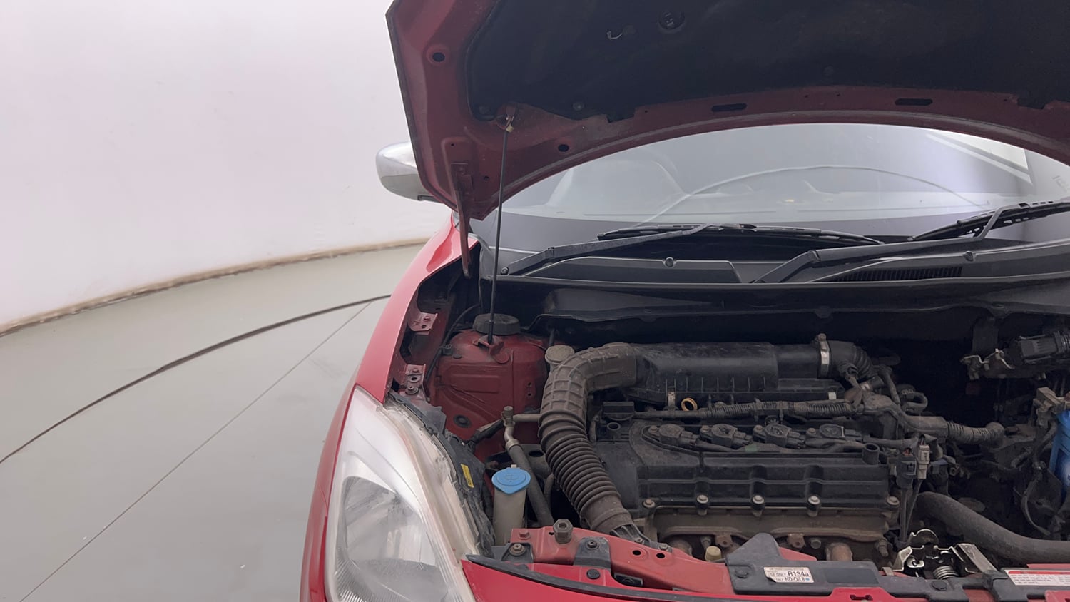 Used 2018 Maruti Suzuki Swift LXi Petrol Manual engine ENGINE RIGHT SIDE HINGE & APRON VIEW