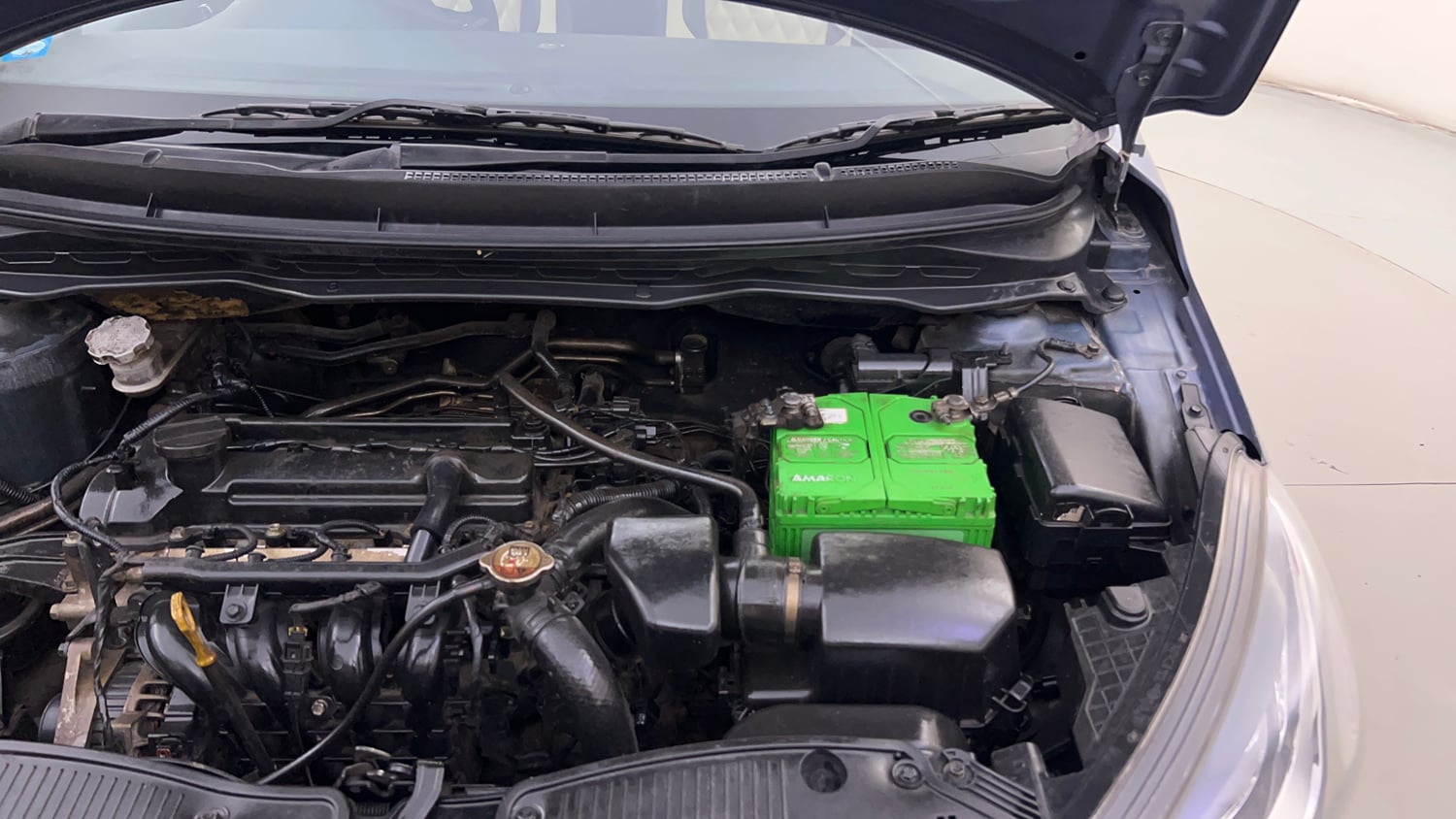Used 2012 Hyundai i20 Sportz 1.2 Petrol Manual engine ENGINE LEFT SIDE HINGE & APRON VIEW