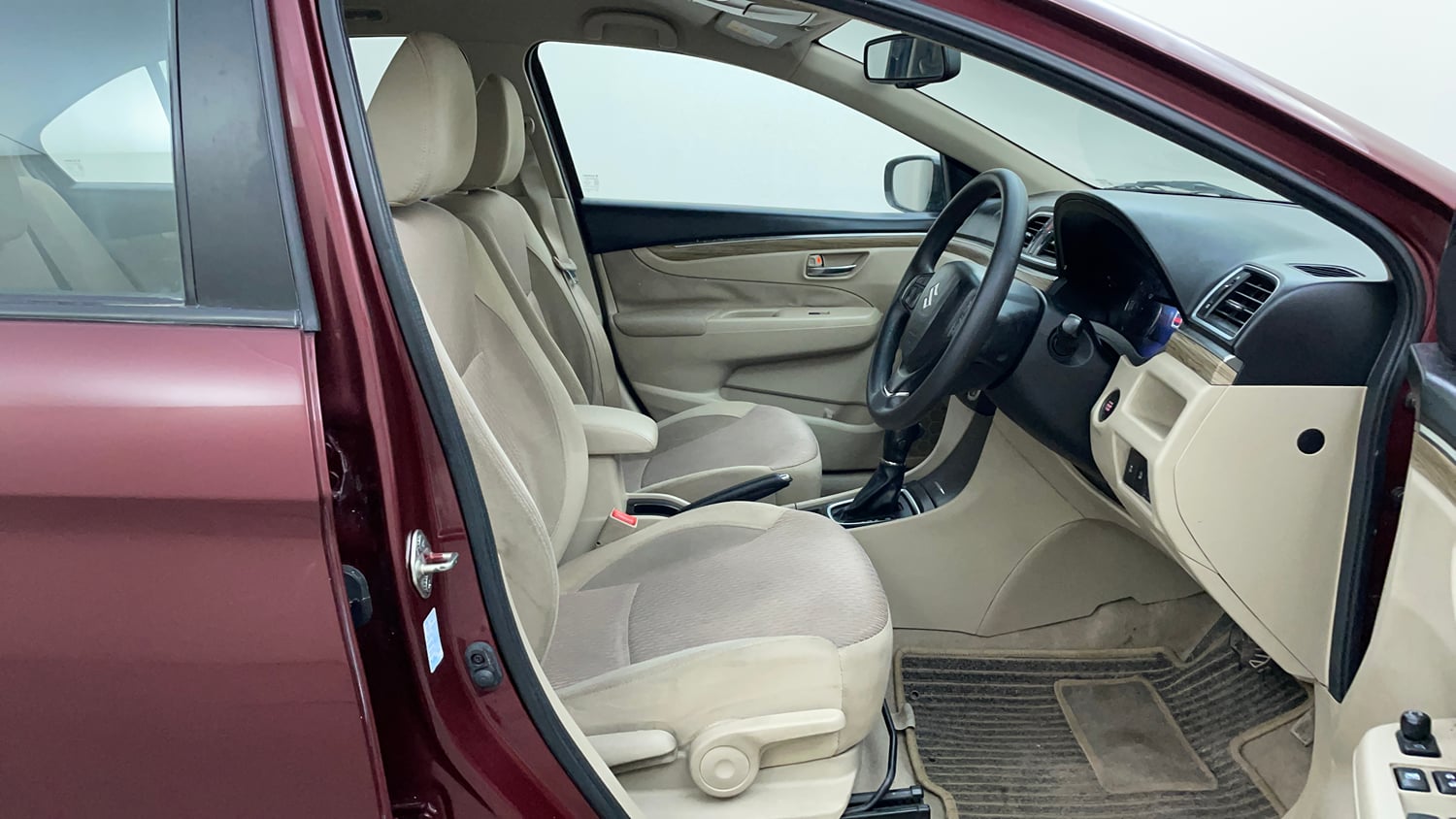 Used 2019 Maruti Suzuki Ciaz Zeta Hybrid 1.5 AT Petrol Automatic interior RIGHT SIDE FRONT DOOR CABIN VIEW