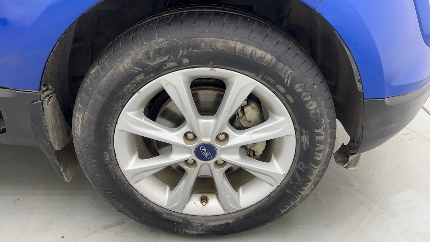 Used 2018 Ford EcoSport Titanium 1.5L Ti-VCT Petrol Manual tyres RIGHT FRONT TYRE RIM VIEW