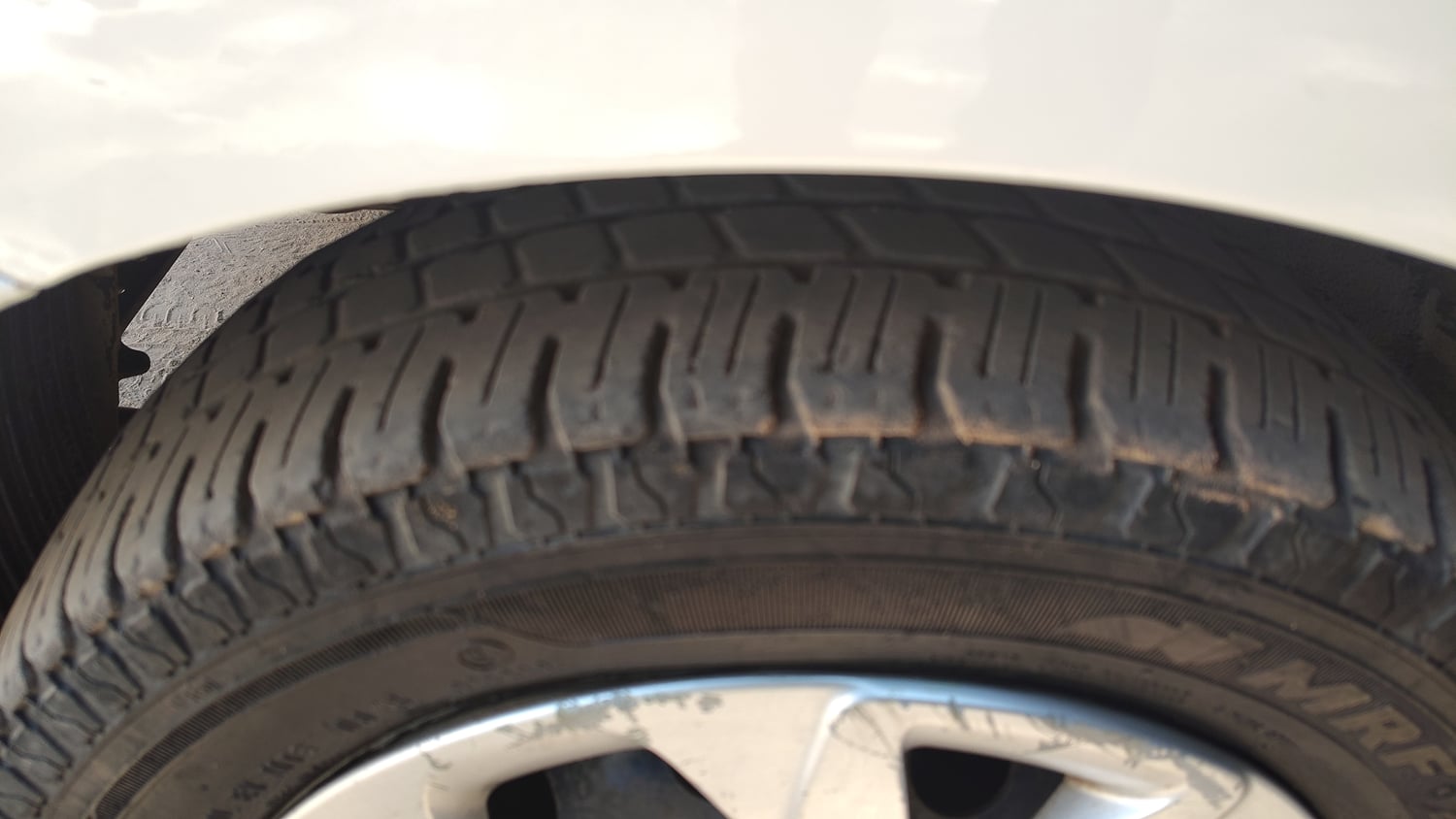 Used 2018 Hyundai Eon Magna + Petrol Manual tyres LEFT FRONT TYRE TREAD VIEW