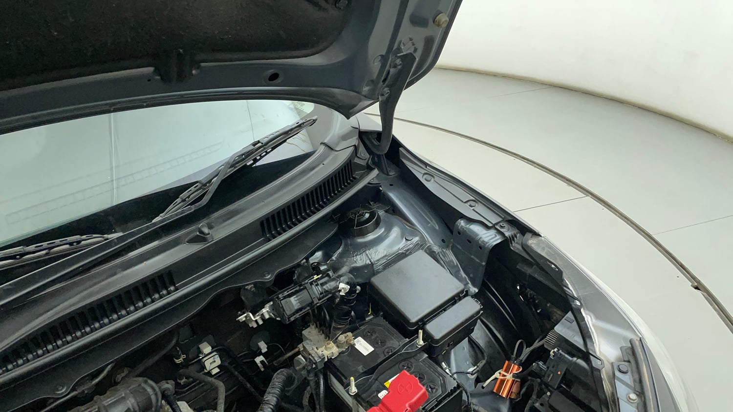 Used 2024 Maruti Suzuki Baleno Sigma MT Petrol Manual engine ENGINE LEFT SIDE HINGE & APRON VIEW