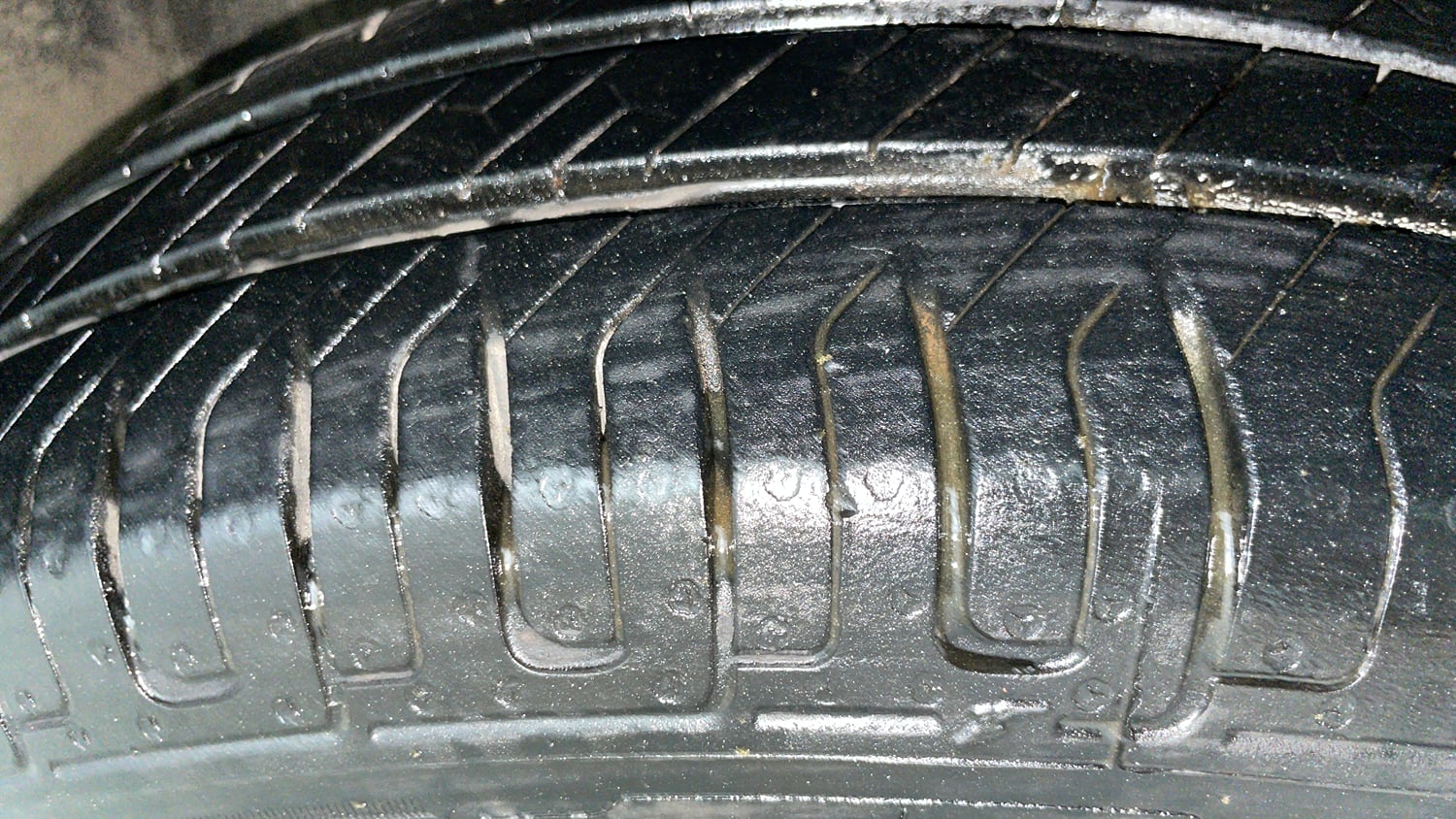 Used 2013 Maruti Suzuki Swift VXi Petrol Manual tyres RIGHT FRONT TYRE TREAD VIEW