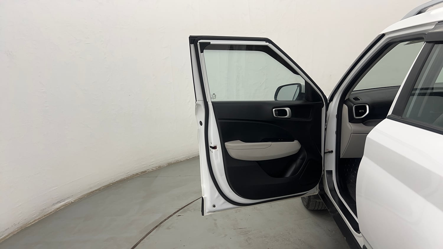 Used 2024 Hyundai Venue SX (O) 1.0 Turbo DCT Petrol Automatic interior LEFT FRONT DOOR OPEN VIEW