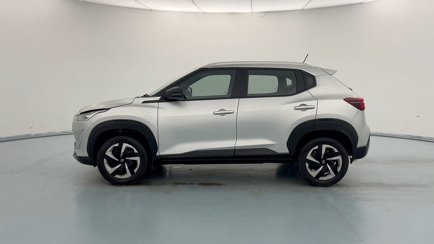 Used 2021 Nissan Magnite XL Petrol Manual exterior LEFT SIDE VIEW