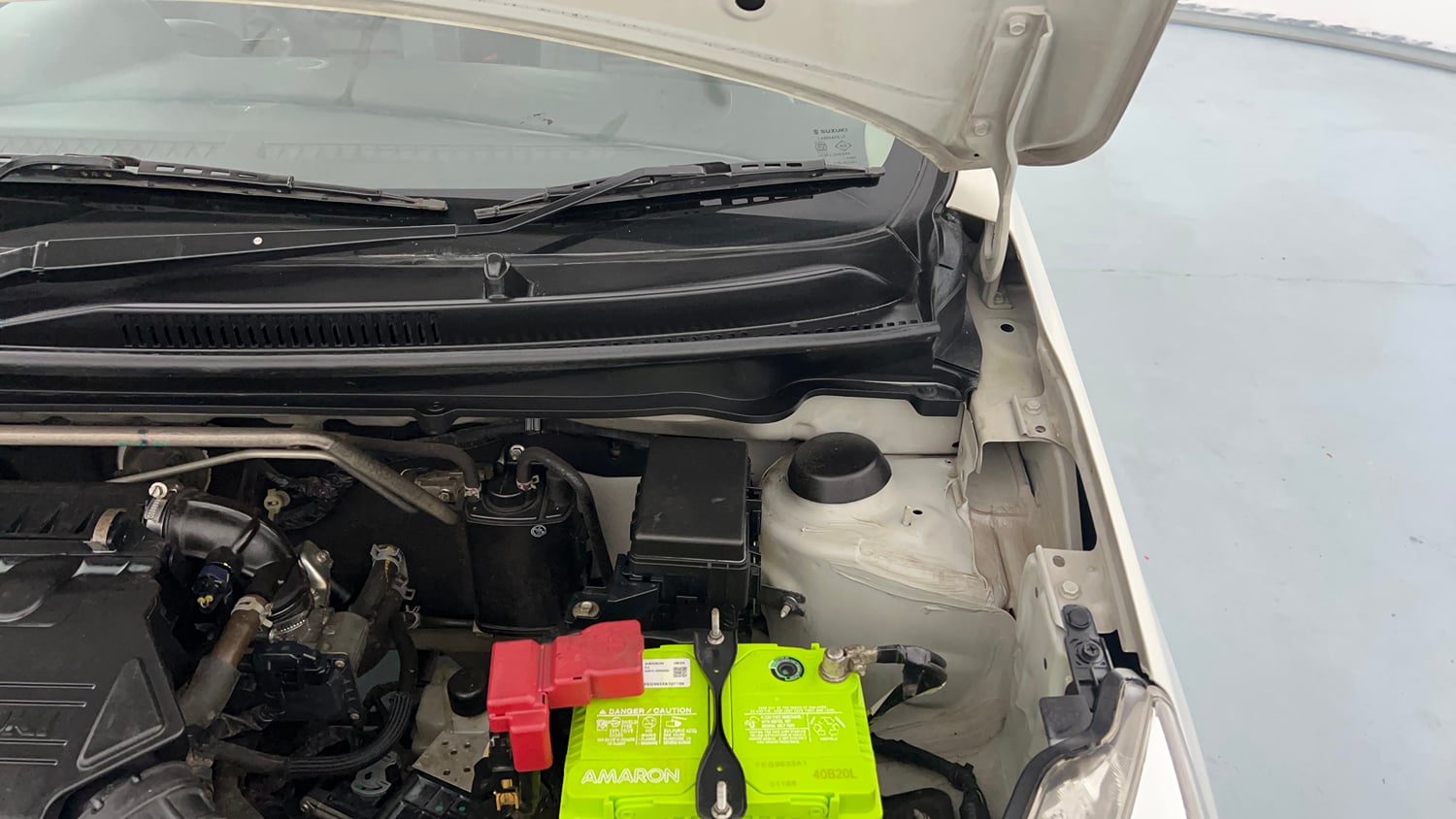 Used 2021 Maruti Suzuki Celerio X VXi AMT Petrol Automatic engine ENGINE LEFT SIDE HINGE & APRON VIEW