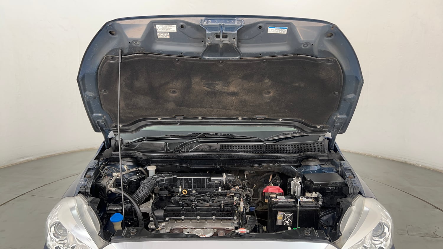 Used 2022 Maruti Suzuki S-Cross Sigma Petrol Manual engine ENGINE & BONNET OPEN FRONT VIEW