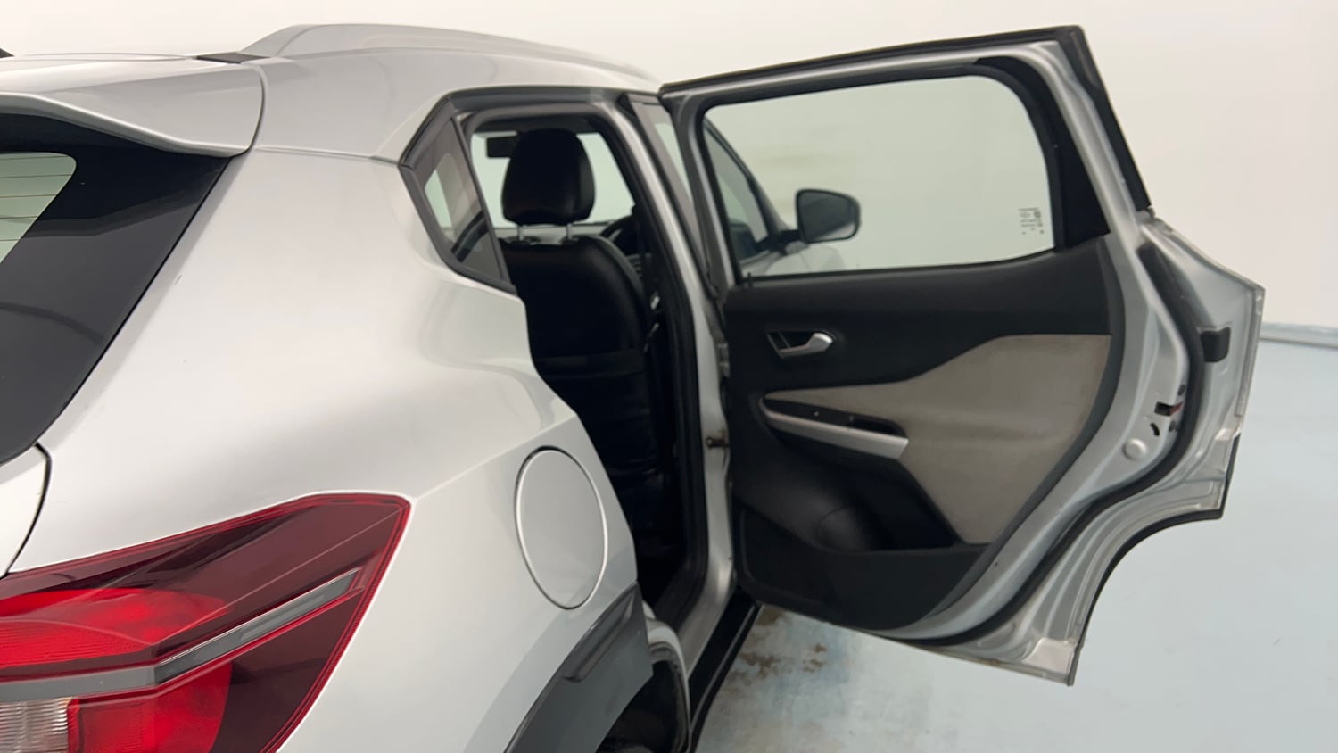 Used 2021 Nissan Magnite XL Petrol Manual interior RIGHT REAR DOOR OPEN VIEW
