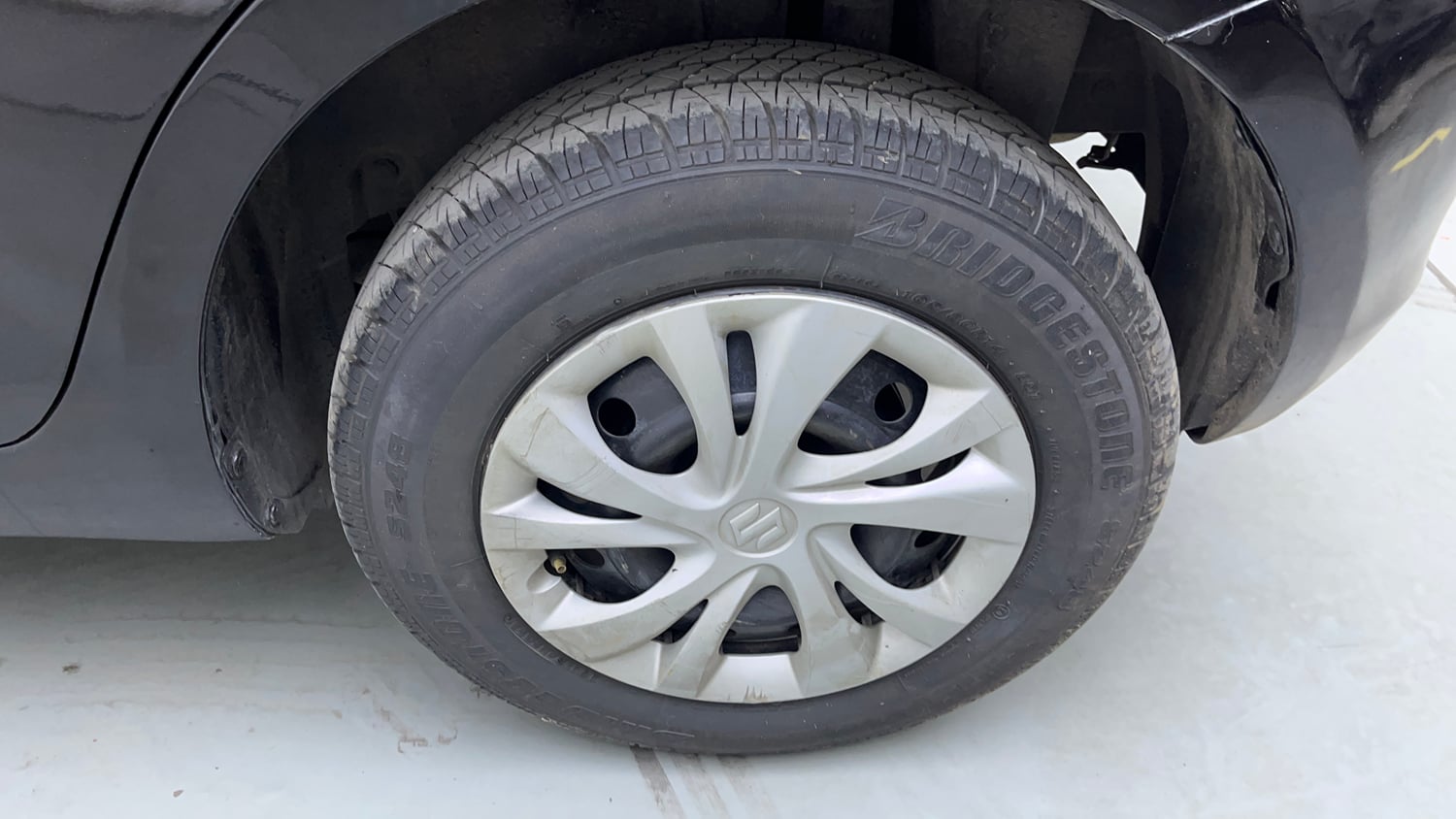 Used 2012 Maruti Suzuki Swift VXi Petrol Manual tyres LEFT REAR TYRE RIM VIEW