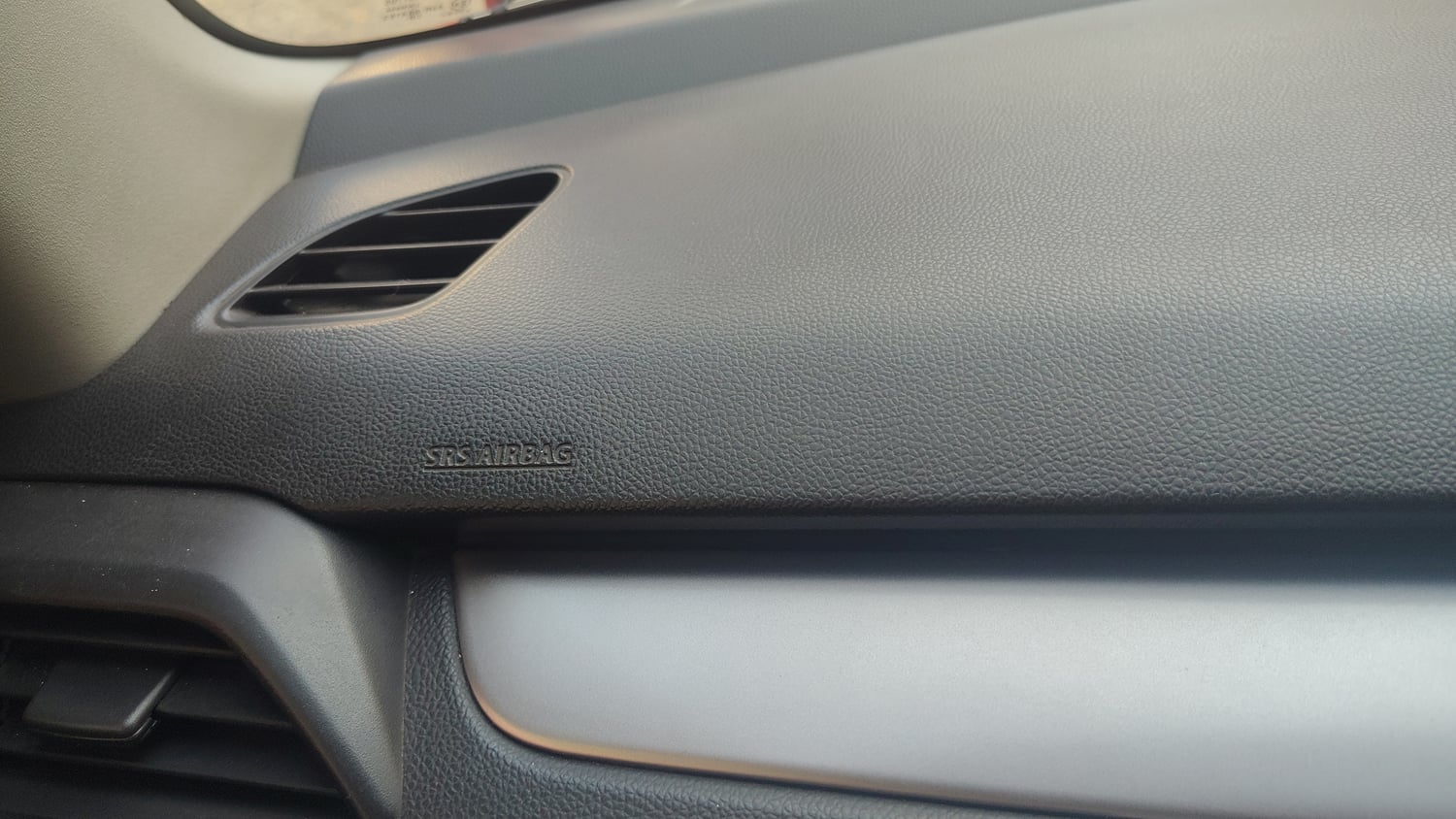 Used 2022 Maruti Suzuki Swift VXi Petrol Manual top_features Airbags