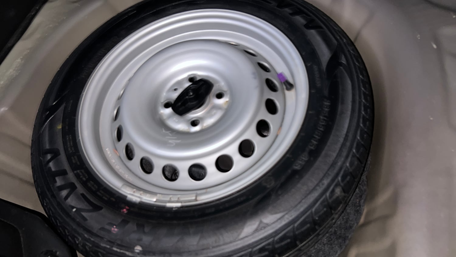 Used 2016 Maruti Suzuki Baleno Sigma 1.2 Petrol Manual tyres SPARE TYRE VIEW